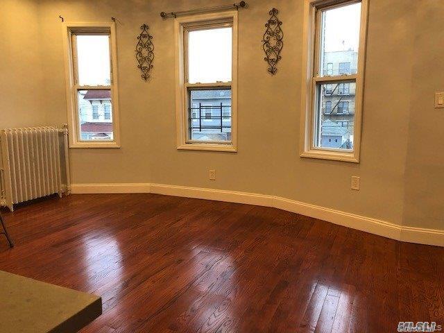 Building Photo - 86-09-86125 125th St Rental