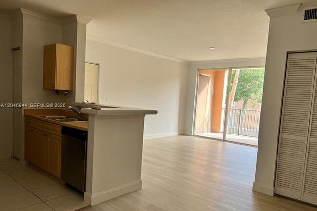 Photo - 6841 SW 44th St Unit 204