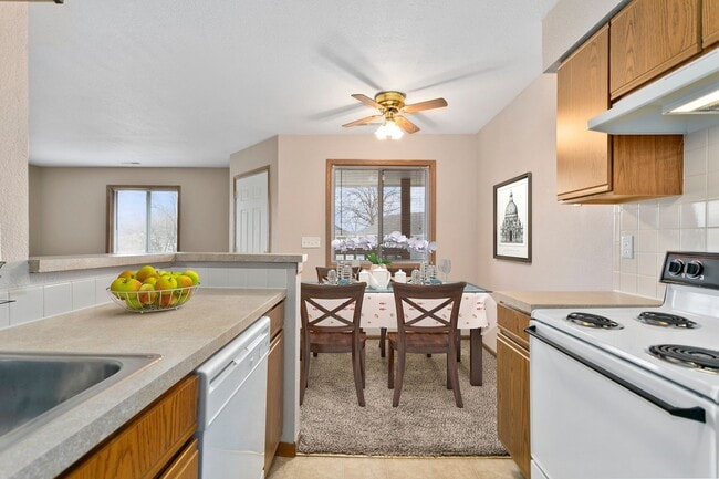 Photo - 1300-1336 Crosswinds Court