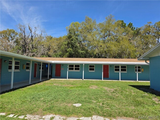 Photo - 645 NE 10th St