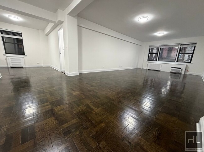 Building Photo - BEEKMAN PLACE Unit 2B