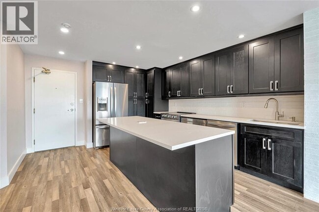Photo - 75 Riverside Dr E Unit 1902