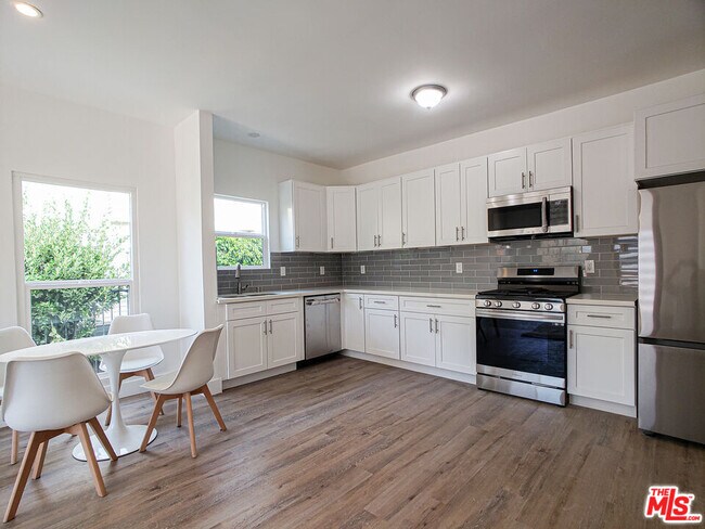 Photo - 2951 Francis Ave