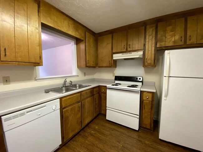 Photo - PRE LEASING AUGUST 2026!