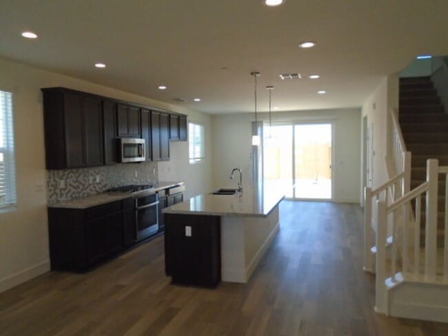 Photo - NEWER HOME IN LINCOLN OFF TWELVE BRIDGES!!