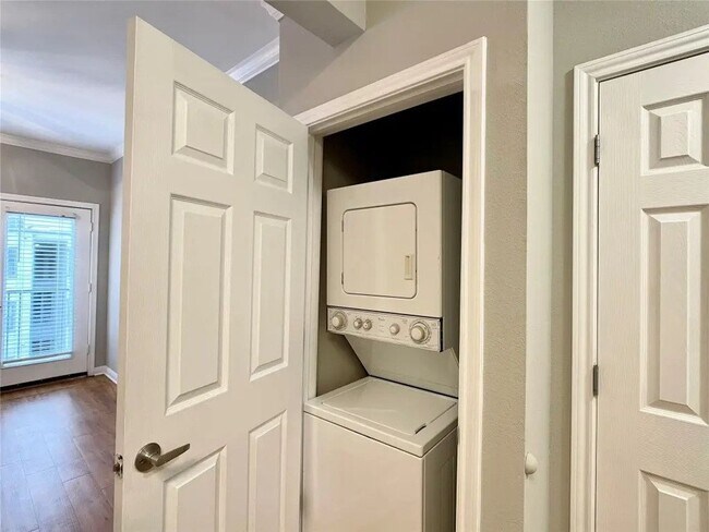 Photo - 1/1 in West Campus Unit 513