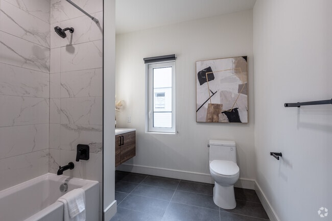 2BR 2BA - 1,204SF