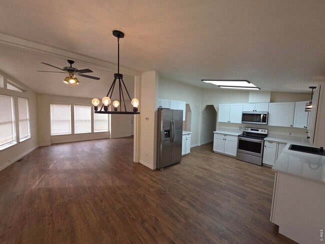 Photo - Beautifully Modern Home In Fort Morgan!