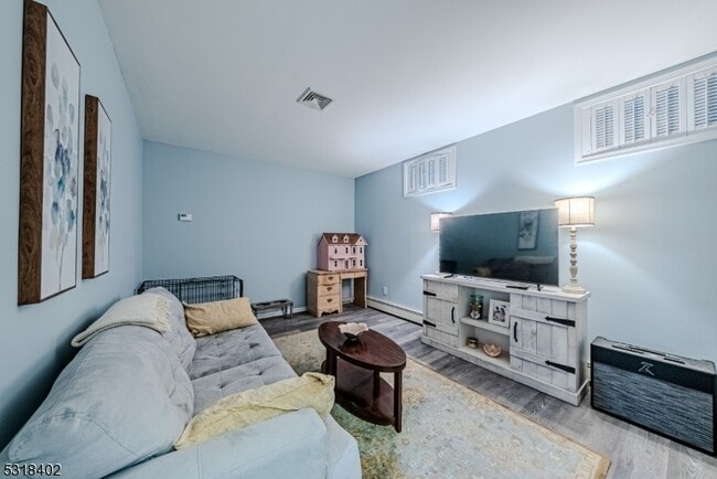 Photo - 6 Magnolia Ln