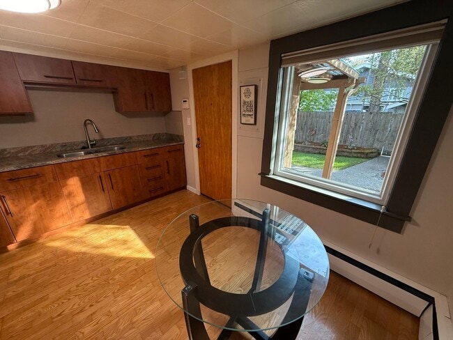 326 W 11th Ave