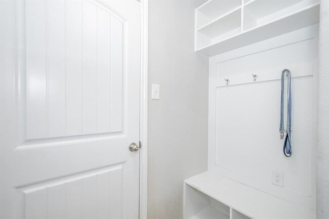 Photo - 21423 Holly Heights Rd