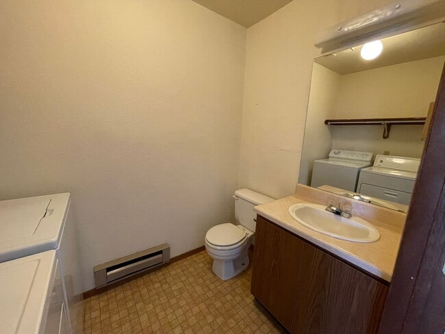 369-375 Westchester Square S