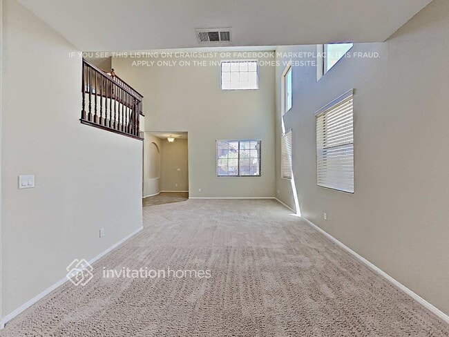 Photo - 2730 Craigmillar St