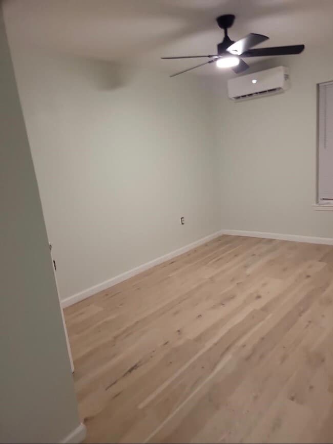 Photo - 401 Trichelle St