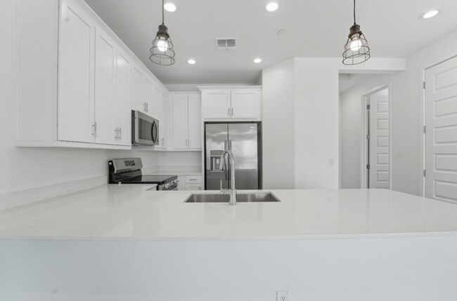 Photo - *Like Brand New Luxurious Modern 3 Bedroom 2 Bath Townhome in Warner Meadows!**