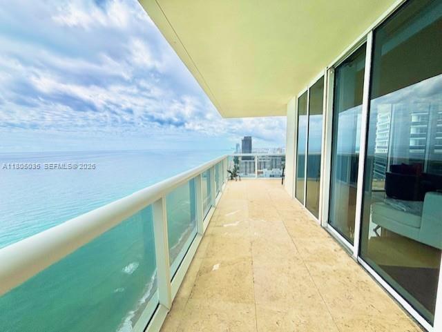 Building Photo - 1830 S Ocean Dr Unit 3702