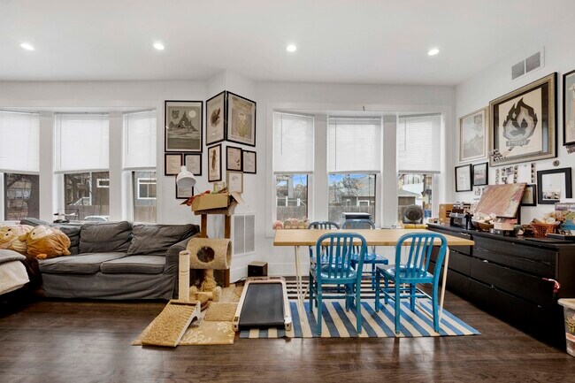 Photo - 2519 W Altgeld St Unit 1e