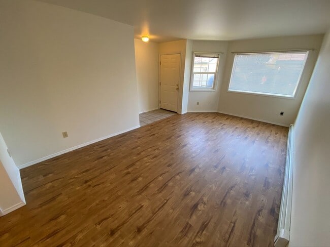 Photo - 2 Bed 1.5 Bath Condo! W/S/G/Lawn Care Included! Unidad University Place Condominiums