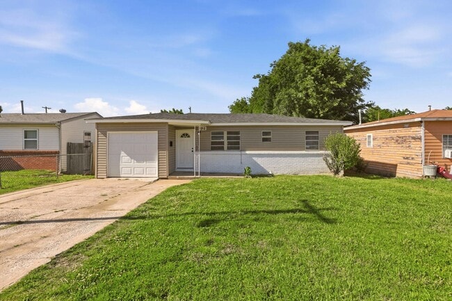 Building Photo - 321 SE 67th St