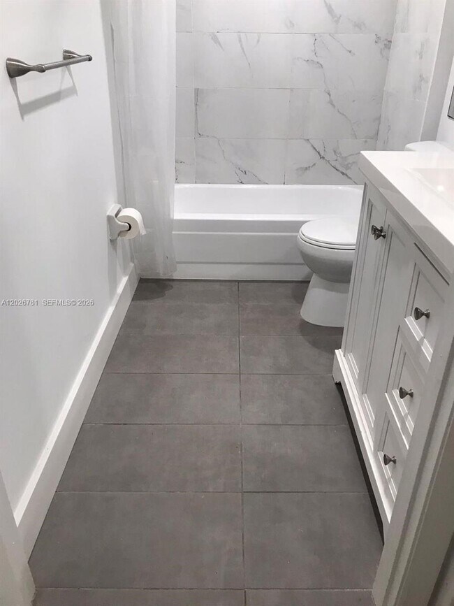 Photo - 462 NE 210th Cir Terrace Unidad 101-9