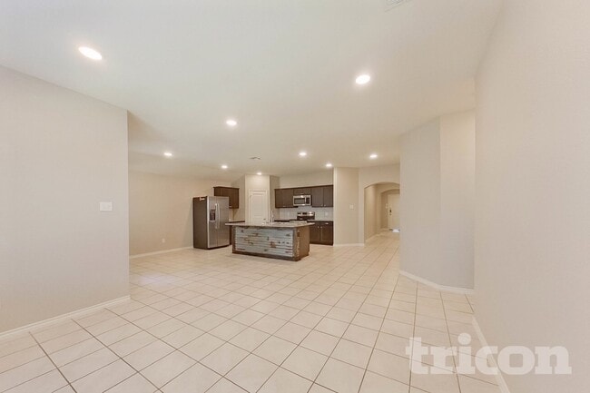 Photo - 881 Darst Dr