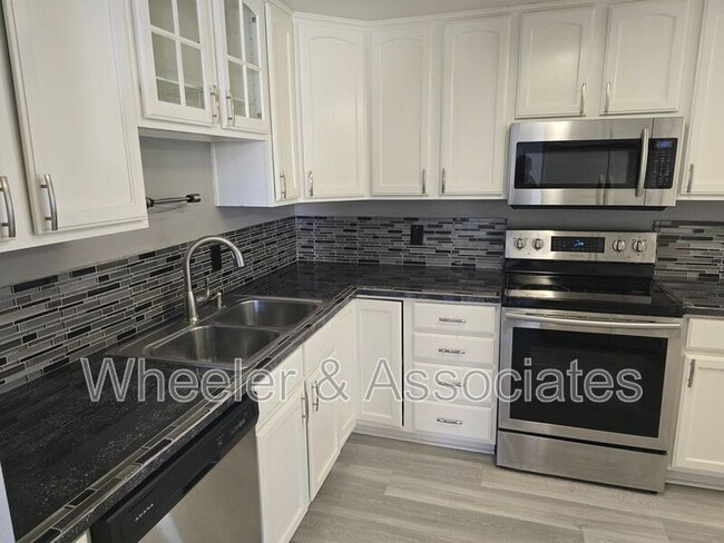 Photo - 411 Forbes Ave W
