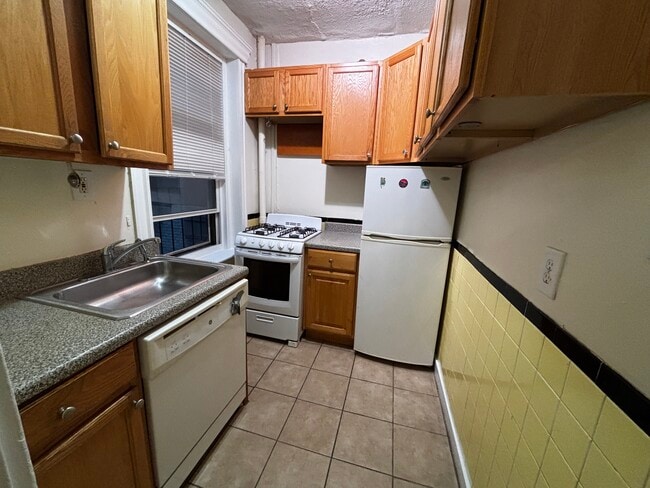 Photo - 84 New Whitney St