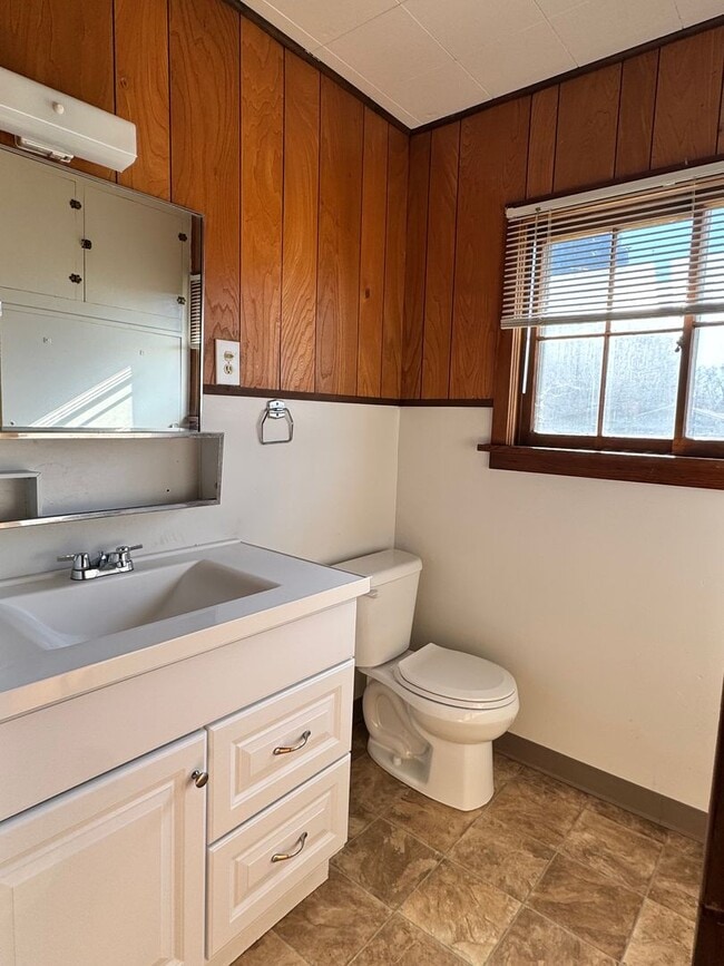 Photo - Large 3 br near YVCC