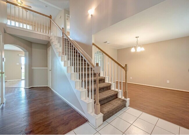4914 Jaymar Dr