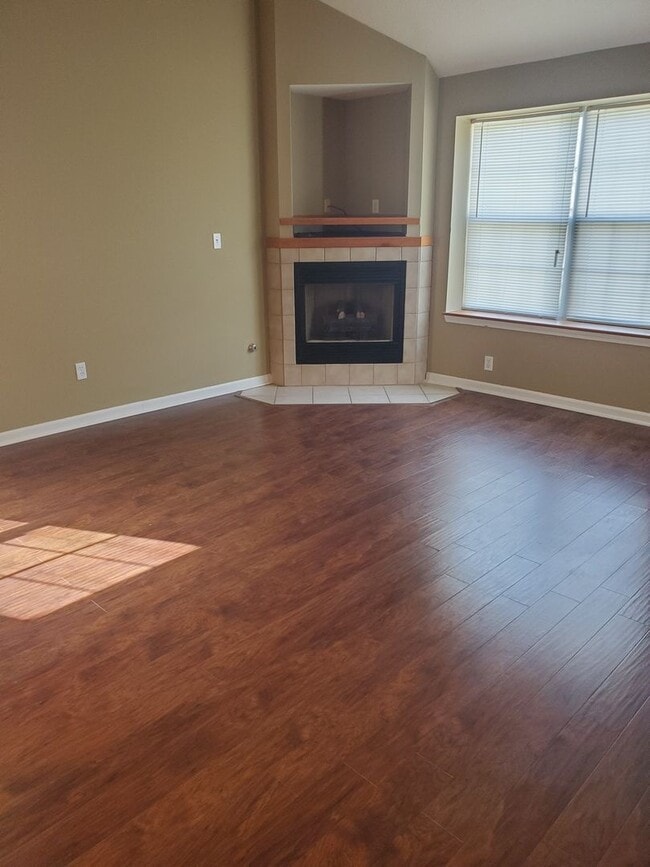 Building Photo - Antelope Drive 114-116 Unit 114