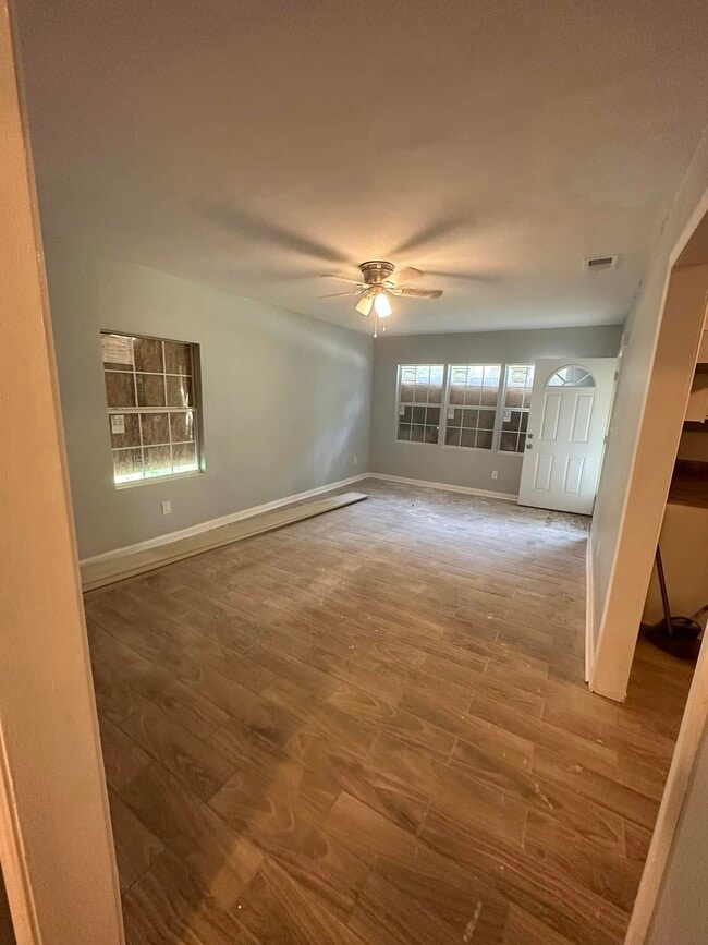 Photo - 2713 Windsor Pky