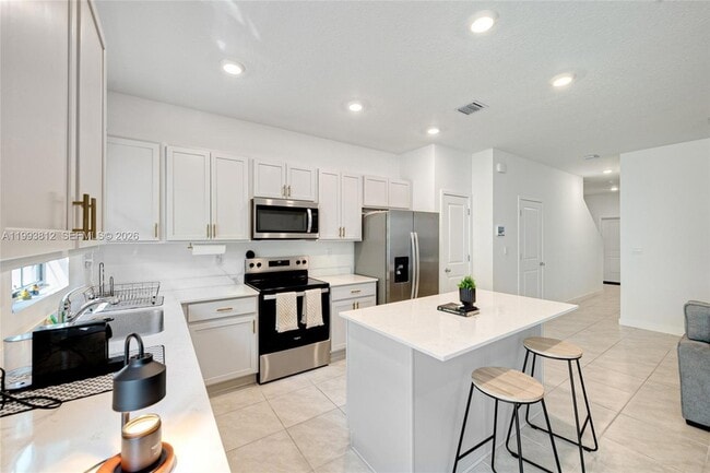 Photo - 834 SW 11th Ter