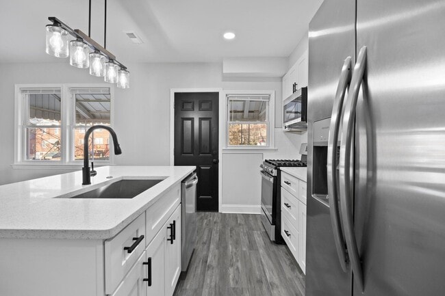 Photo - 5716 Leith Walk
