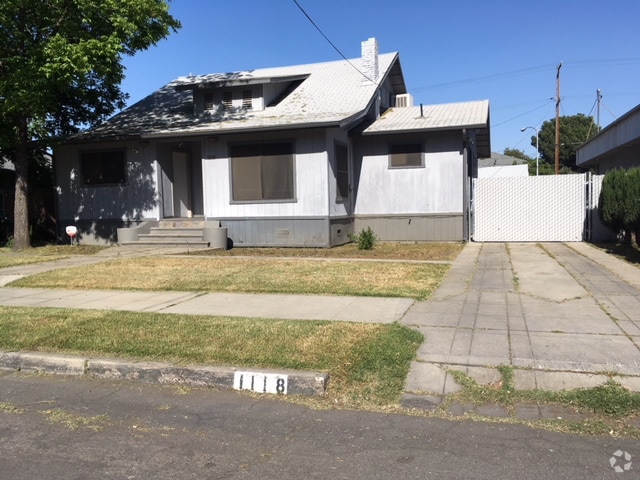 Building Photo - 1118 N Yosemite Ave Rental