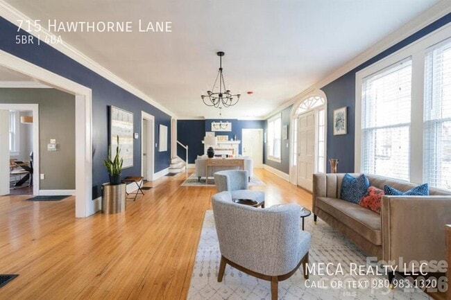 Photo - 715 Hawthorne Ln