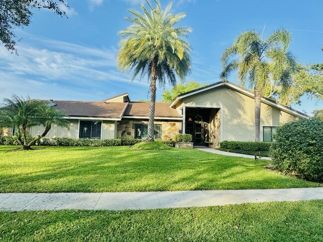 Building Photo - 2903 Banyan Blvd Cir NW Rental