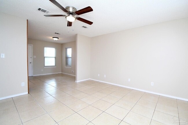 Photo - 401 Cornwall Cir