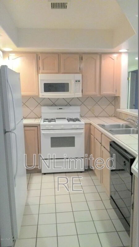Photo - 3285 N Hedgewood Dr Unit B