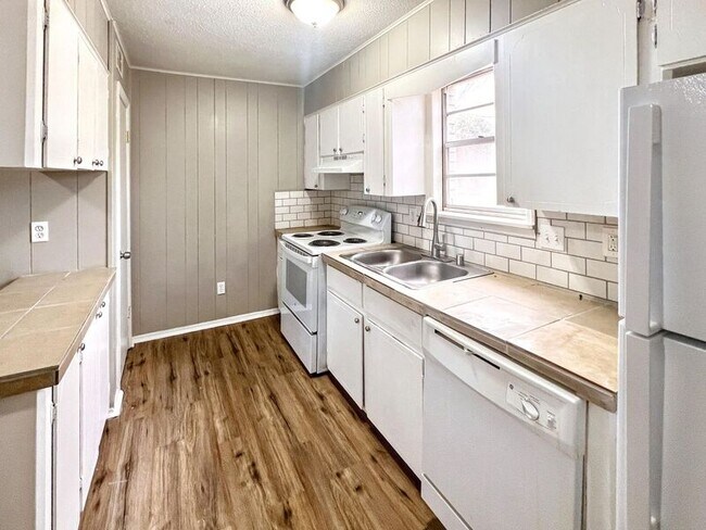 Photo - 8917 Tanya Dr Unidad A