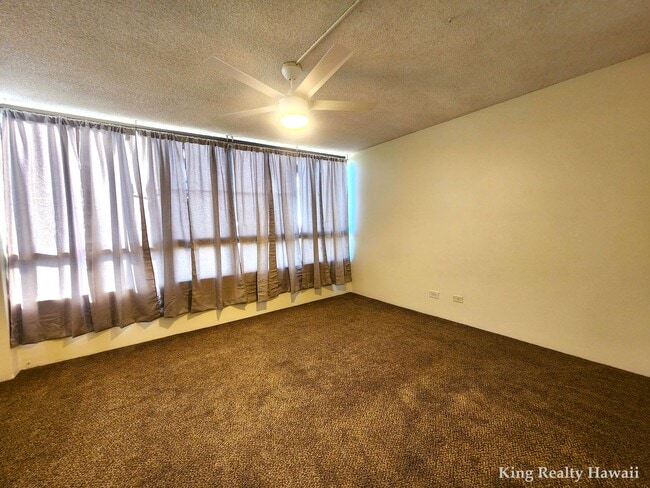 Photo - **Tranquility in Hawaii Kai**  Plaza Hawaii Kai ** Upgraded 1 br / 1 ba with Lanai & VIEWS ***