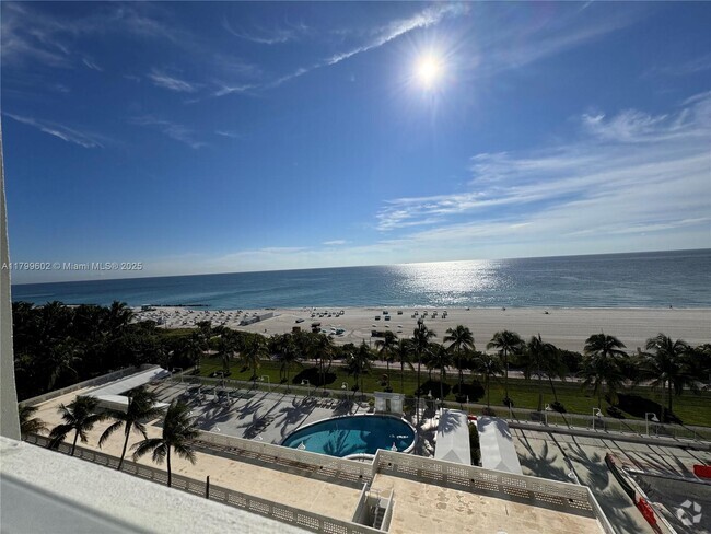 Building Photo - 2899 Collins Ave Unit 1013 Rental