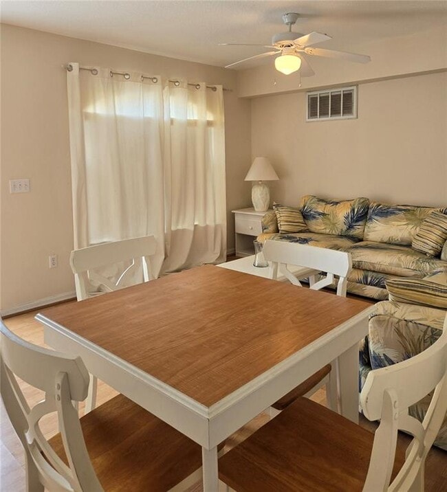 Photo - 223 Washington Palm Loop Unidad B