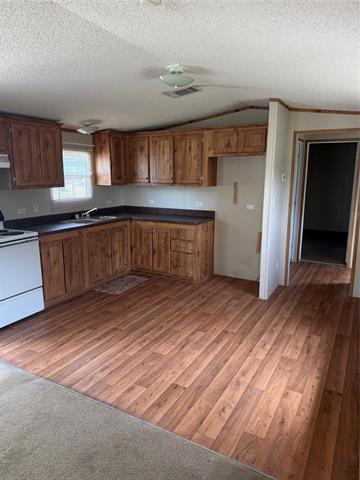 Photo - 242 N Elm St