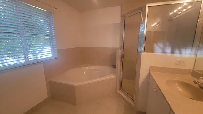 Photo - 11400 NW 34th Pl