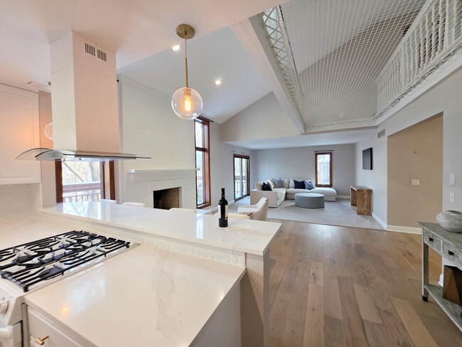 Building Photo - 3427 E Dobson Pl