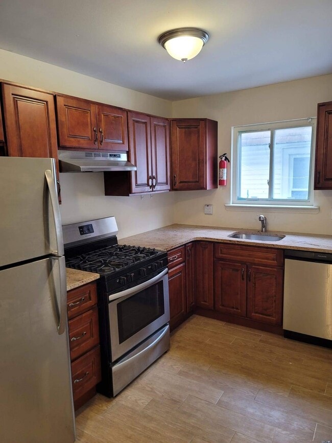 Building Photo - 661 Nasby Pl Unit 1 Rental