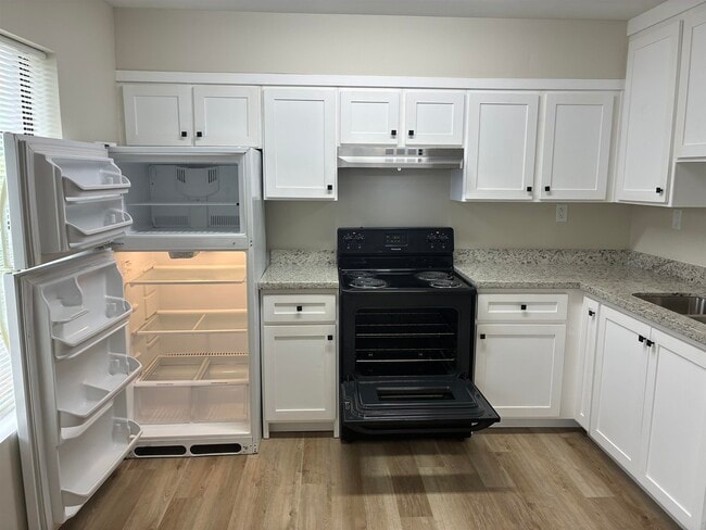 Photo - 705 Bustamante St Unit 6