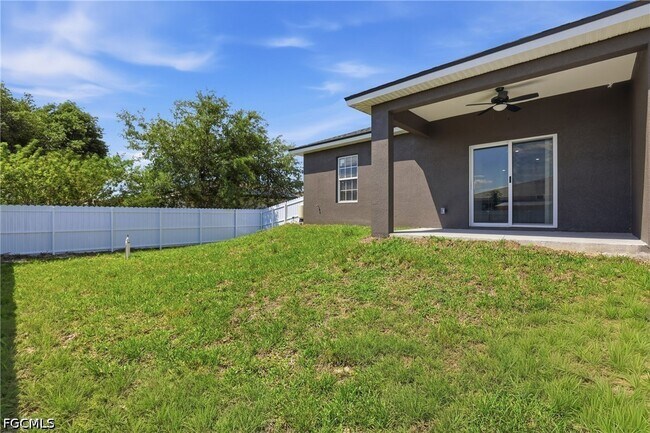Photo - 723 Ivan Ave S