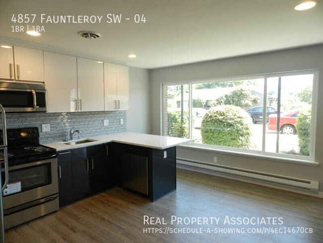 Photo - 4857 Fauntleroy Wy SW Unit 04