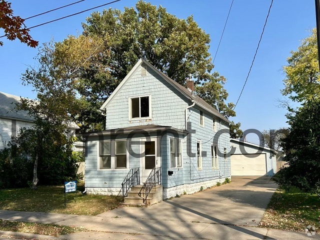 Building Photo - 710 14th St NE Rental